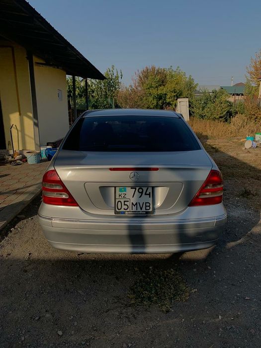 Продам  мерседес  203