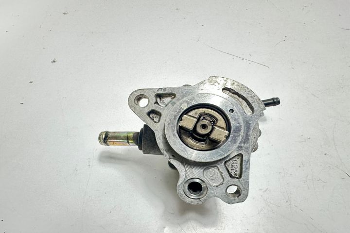 Pompa vacuum 2930027020 Toyota Avensis a 2-a generatie T25