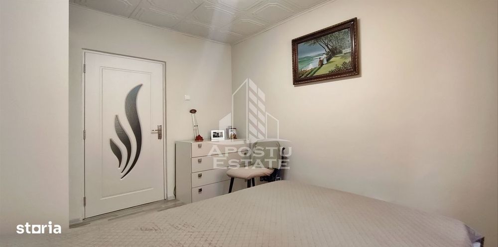 Apartament 4 camere, centrala proprie, zona Miorita