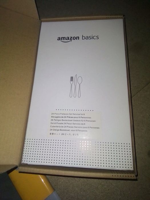 Комплект прибори за хранене Amazon Basics