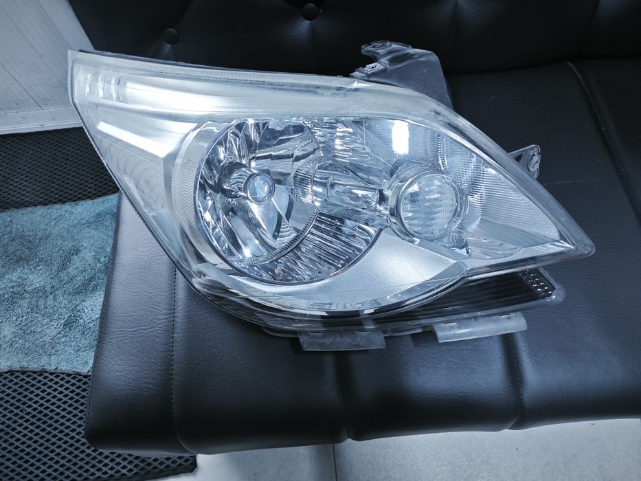 Продам комплект фар от кобальта