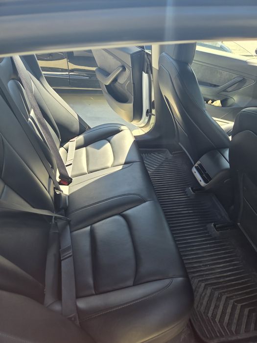 Tesla model 3 sr