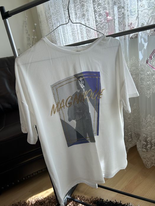 Tricouri damă - noi- 20 lei/buc