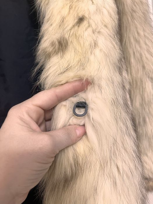 Haina din blana de vulpe argintie