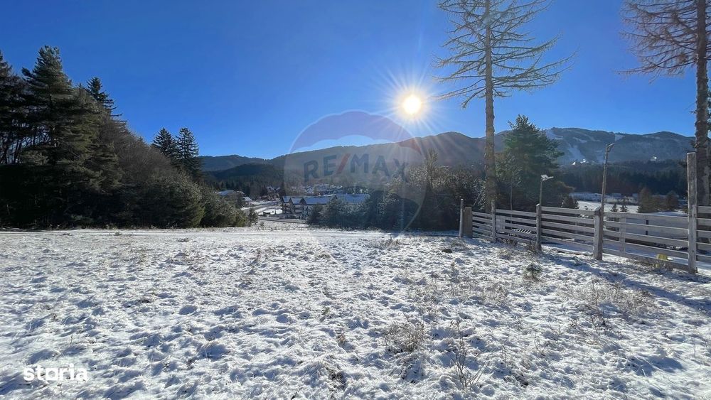 Poiana Brașov | teren cu panoramă largă către munți