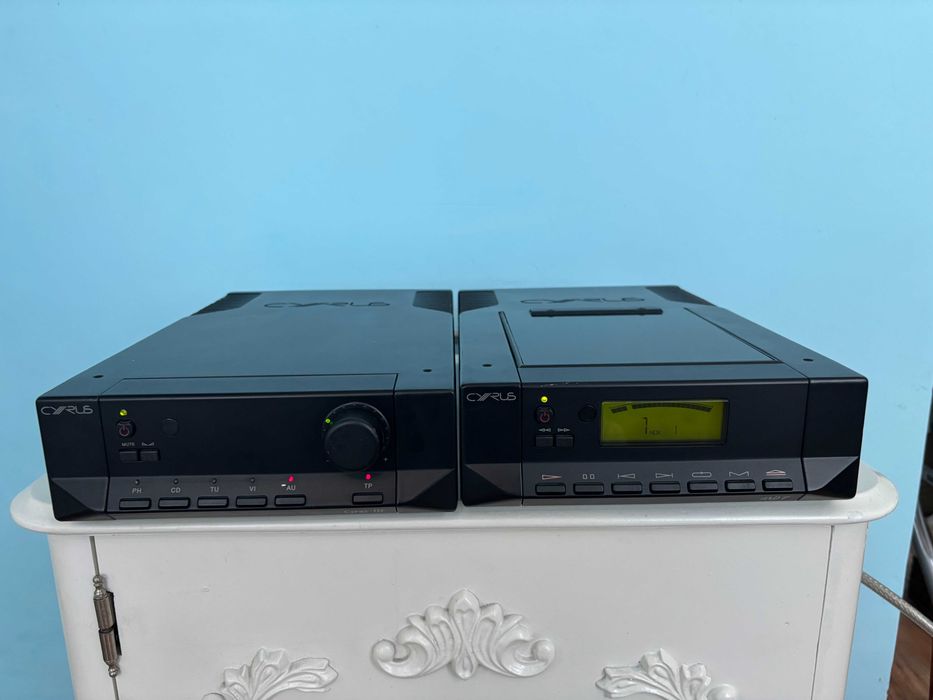 CYRUS Усилвател и Компакт диск