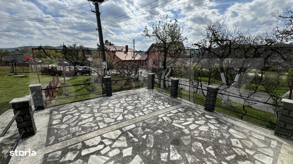 Casa de vanzare, in Sigmir si 10 ari de teren