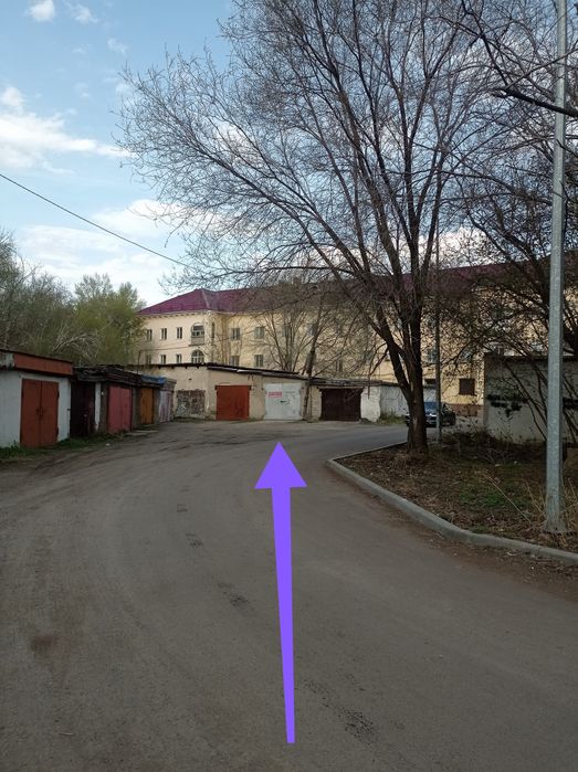 Гараж во дворе за Алеконом