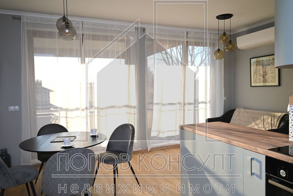 Продава се Тристаен апартамент в Пловдив, Кършияка - 133 кв.м за 1955 €/кв.м - Снимка #1