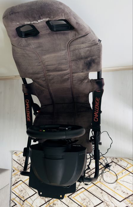 Волан с педали и седалка / Симулатор Trustmaster TMX