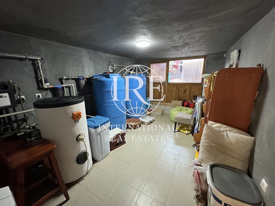 Продава се Къща в с. Приморци, Област Добрич - 400 кв.м за 545 €/кв.м - Снимка #12