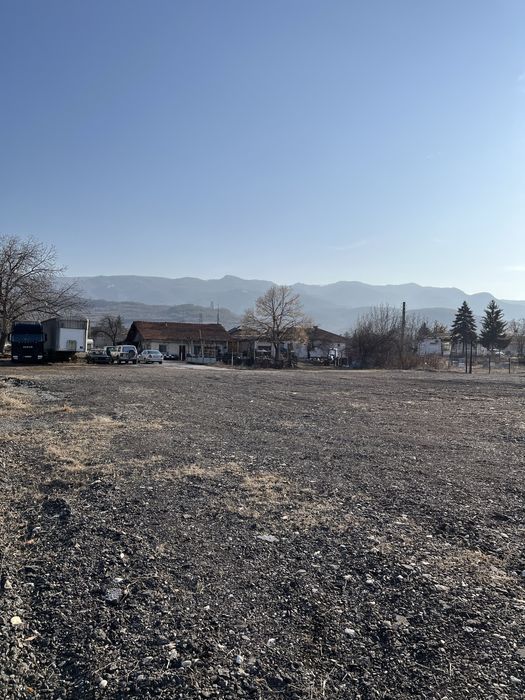 Дава се под наем Гараж / Паркомясто в Перущица - 4000 кв.м за 7.65 € - Снимка #3