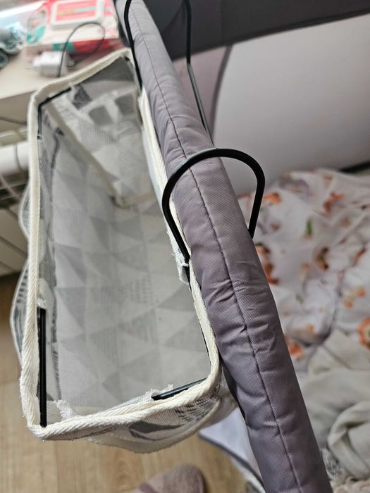 Органайзер за памперси  за бебешко легло