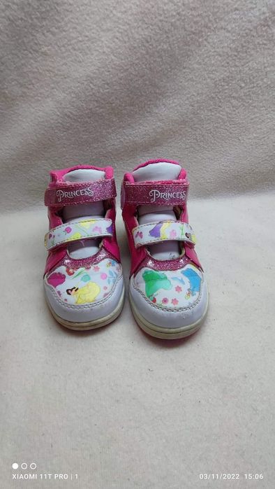 Детски спортни обувки 2 чифта 30 лв /Disney и маратонки Nike