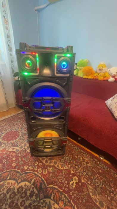 Vând boxă bluetooth