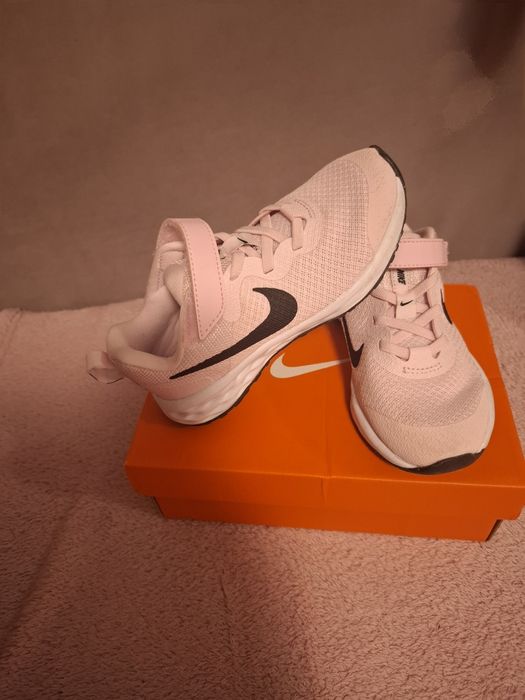 Детски маратонки Nike Revolution 6 28номер