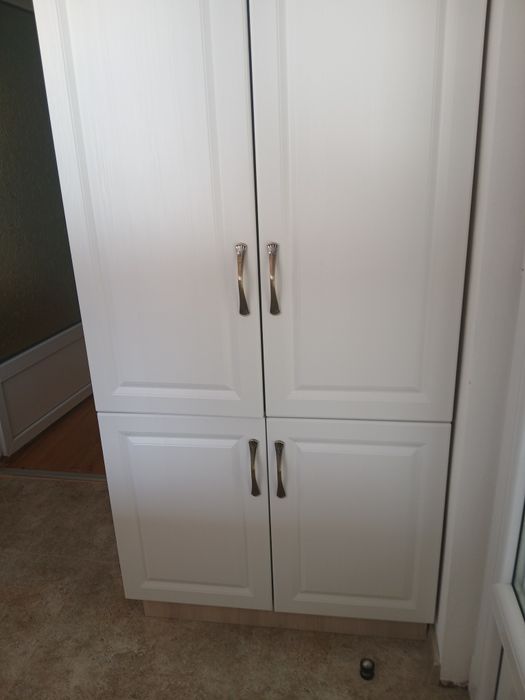 Vând mobilier și colțar