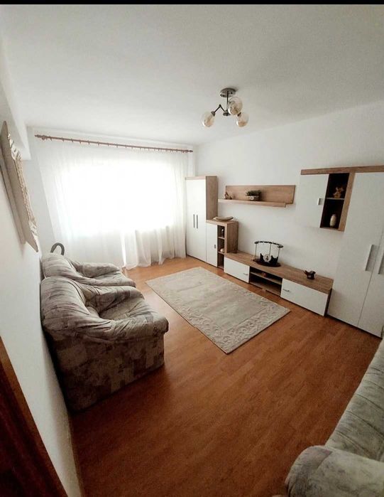 Inchiriez  apartament cu 2 camere, 48mp, et 4, aer conditionat,  cu toate utilitățile