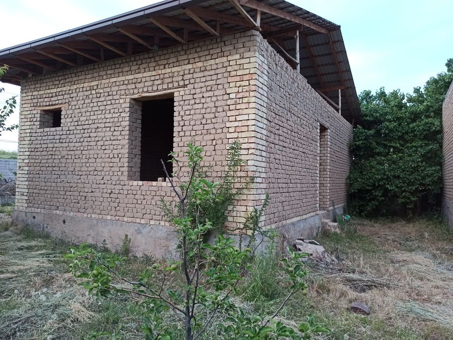 Продается участок с коробкой