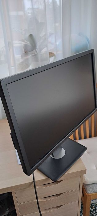 Монитор Dell 24" p2412hb употребяван