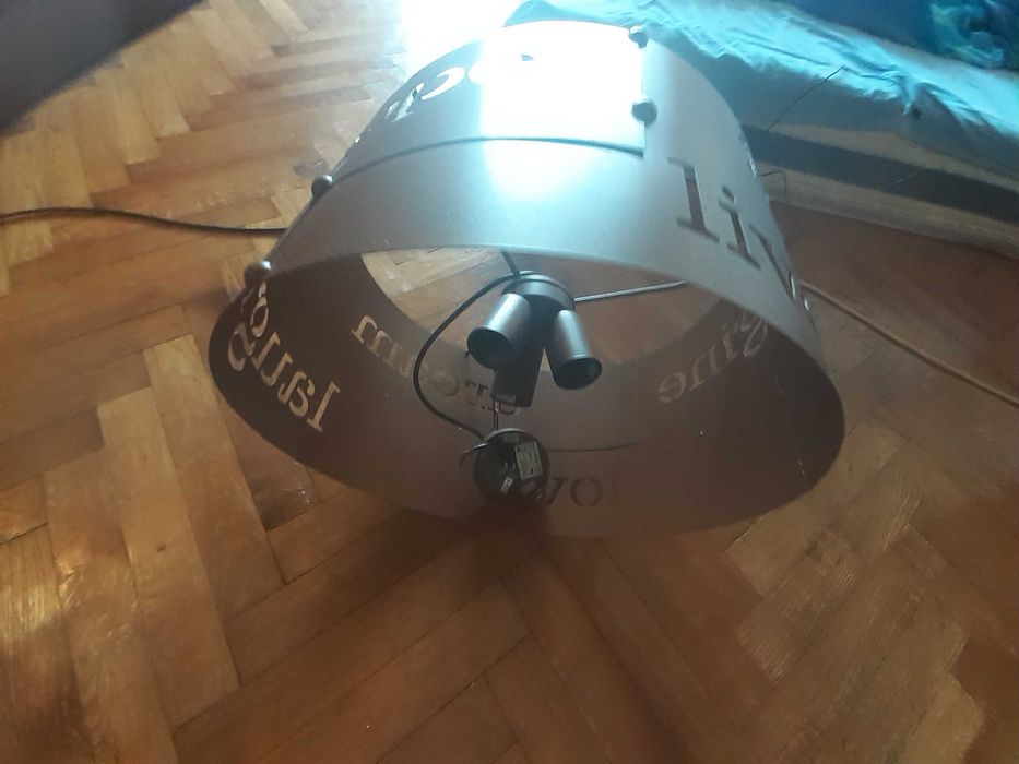 Lustra metalica cu 3 becuri