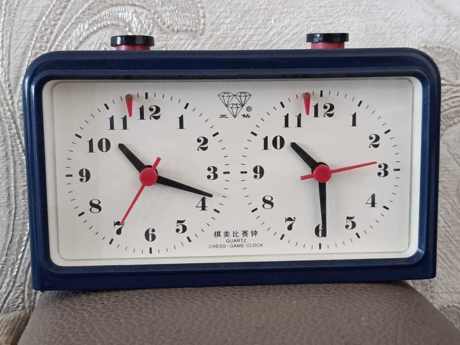 Часы шахматные кварцевые
