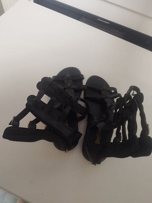 Încălțăminte mărimea 39