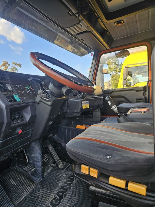 Vând sau schimb scania cu macara