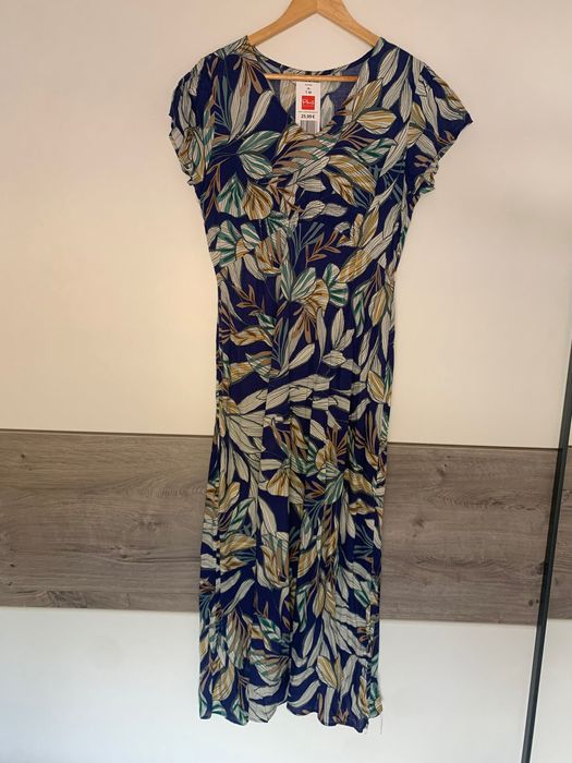 Разкошна нова дълга рокля