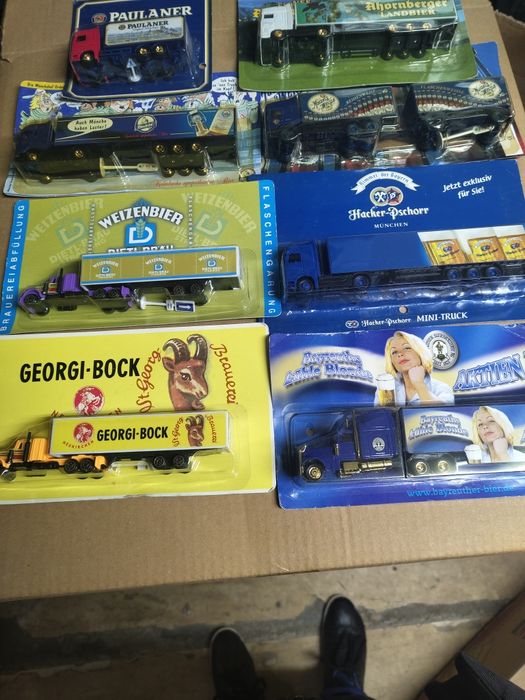 Лот от колекционерски камиончета- нови...