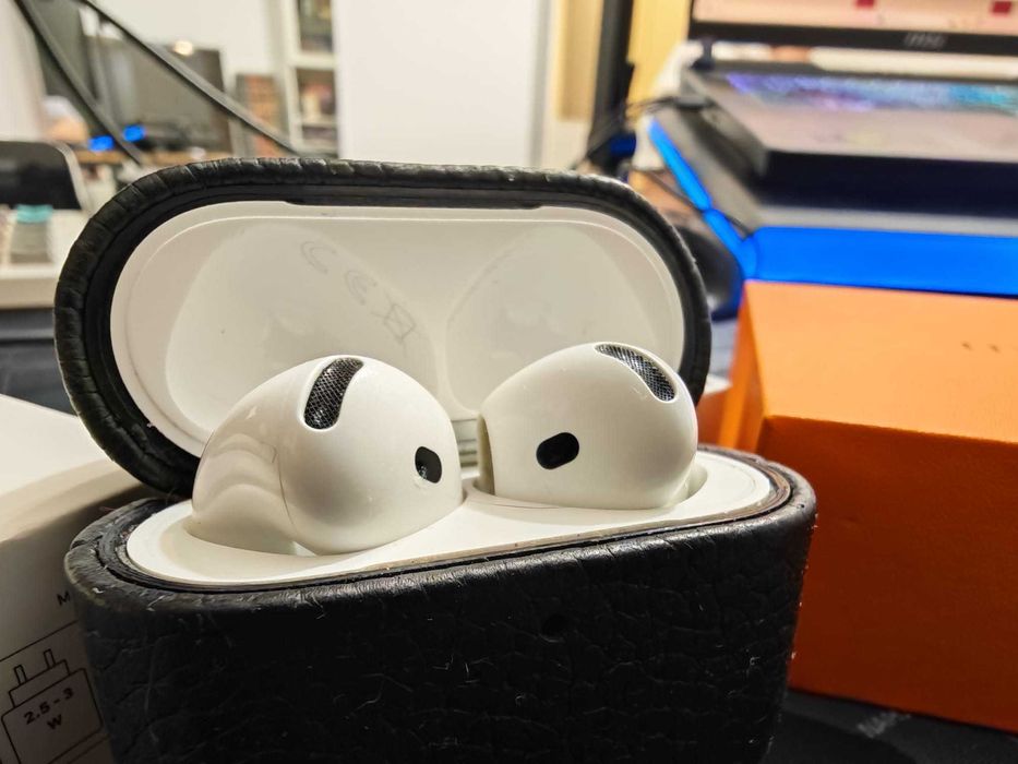 Casti Aripods 4 TrueWireless USB-C + Toc Piele Naturala