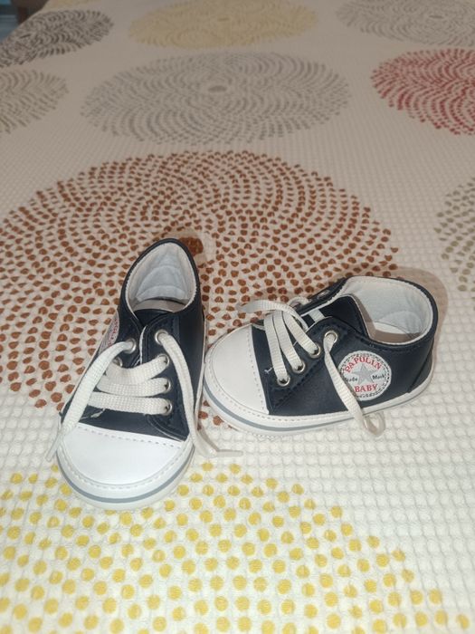 Продам обувь детскую