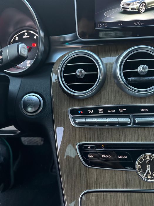 Mercedes-Benz  C220