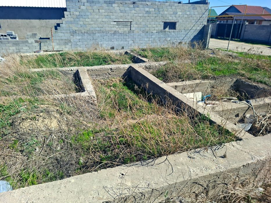 Продам участок с фундаментом