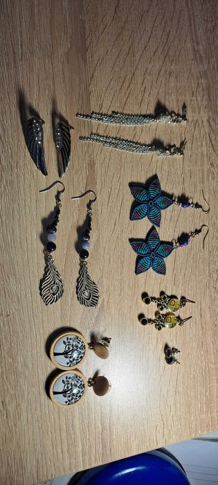 Лот: 7 чифта обеци, 2 висулки, 2 гривни и 1 колие