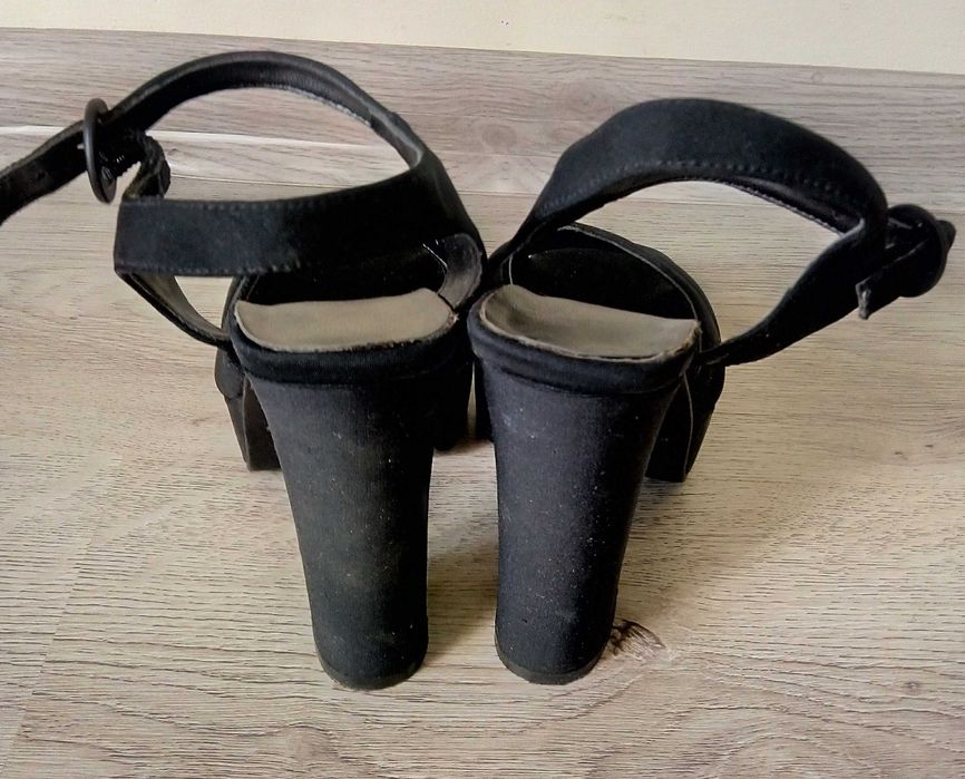 Елегантни официални дамски черни сандали на висок ток