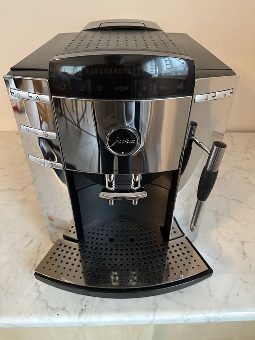 Vand aparat cafea Jura Impressa F9