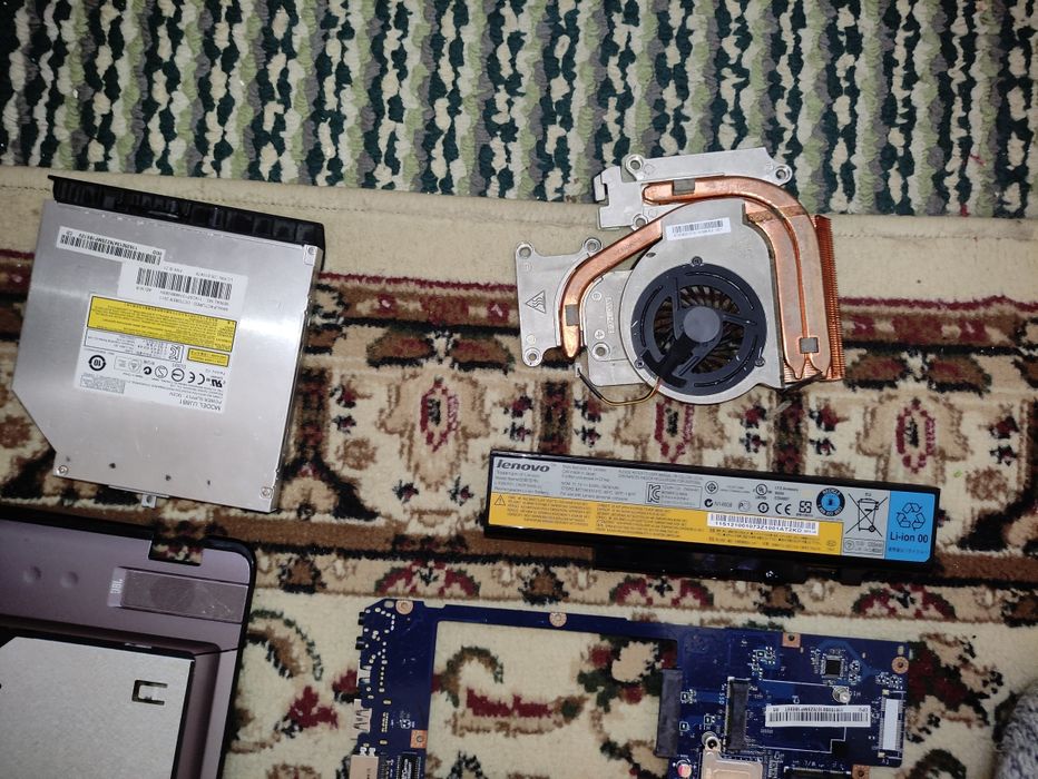 Продам Lenovo y570 на запчасти