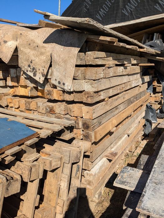 Resturi materiale de construcții / Lemne de foc