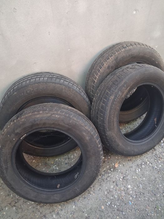 Vând anvelope 195/65 R15 SH