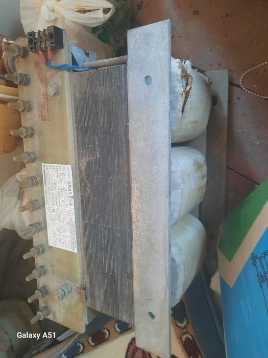 Трансформатор большой