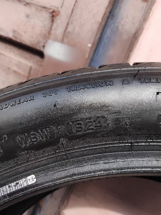 Vand 2 seturi anvelope Bridgestone cu două mărimi ptr.Bmw