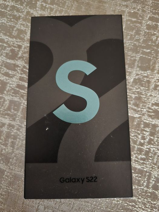 Продавам Samsung s22