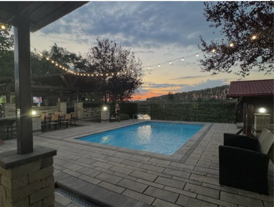 Vila petreceri pe lac Snagov cu piscina si barca