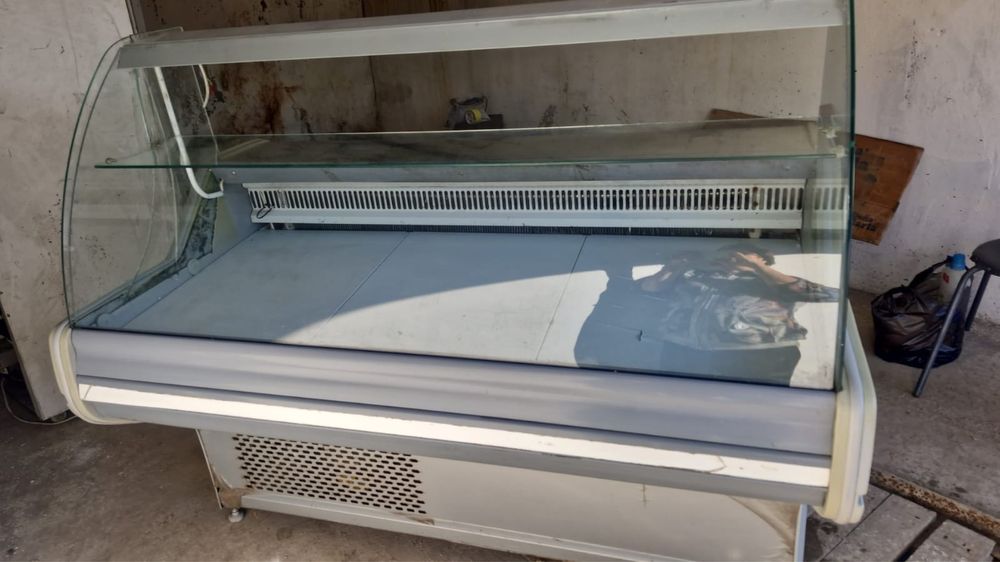 Ветринный холодильник