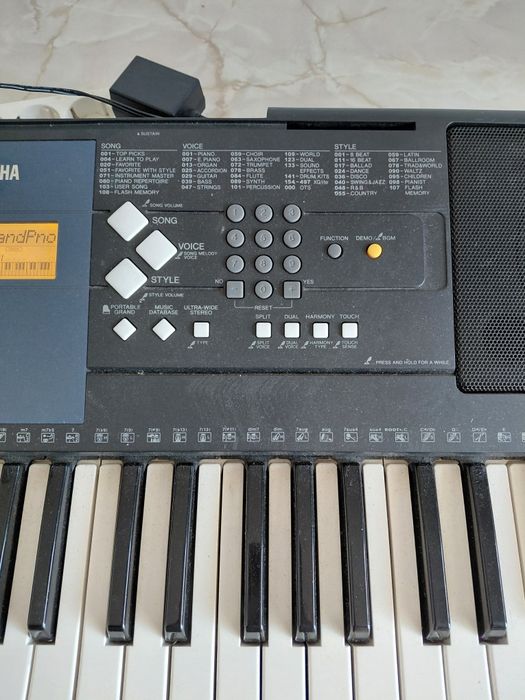 Orga Yamaha PSR E 333