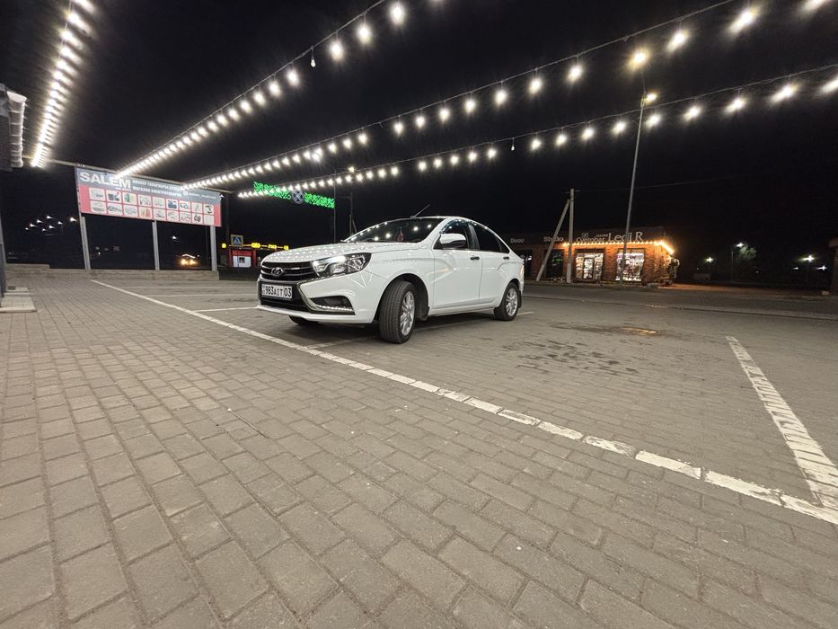 Продам Весту 2019 г.