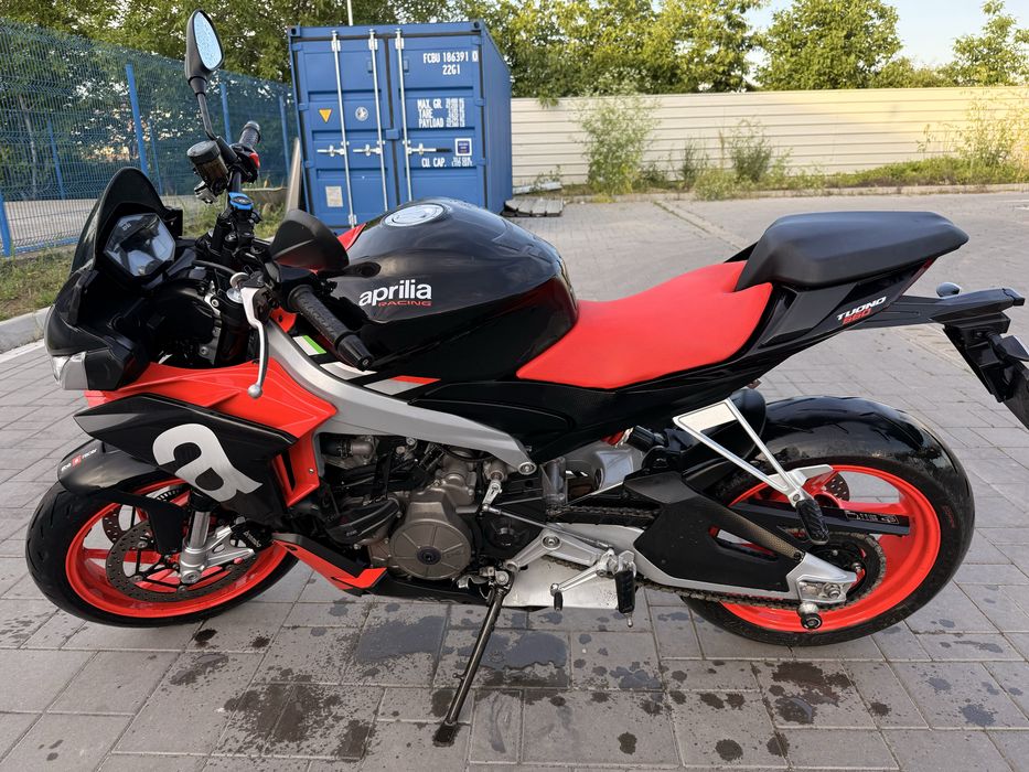 Aprilia Tuono 660