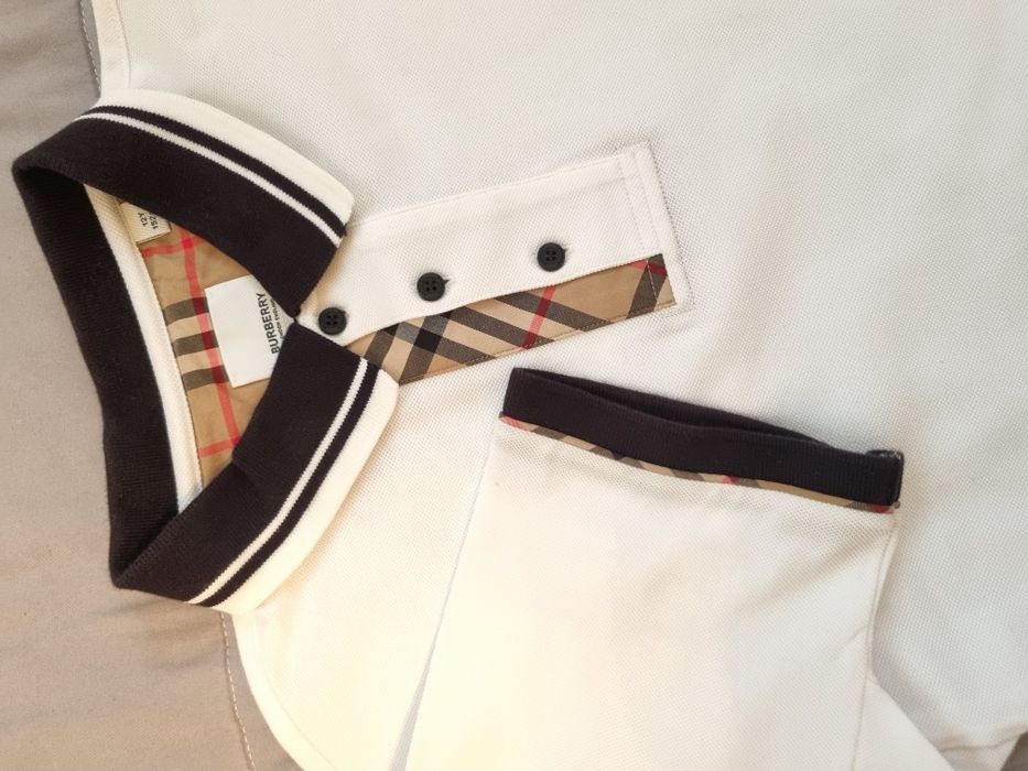 Tricou Burberry  original  mărime 12 ani  152 cm