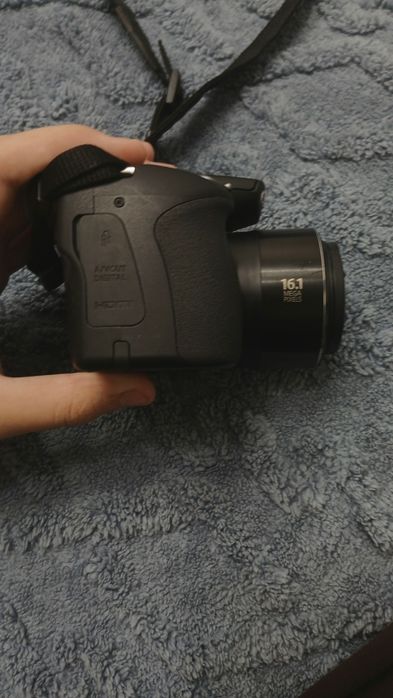 В продаже CANON SX60HS
